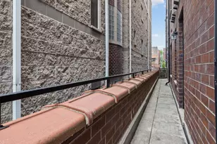 3823 N Ashland Ave, Chicago, IL 60613 - Photo 25