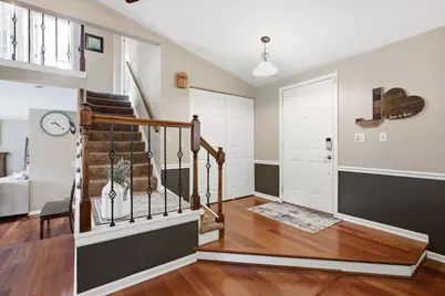 3105 Blackhawk Trail, Saint Charles, IL 60174 - Photo 3
