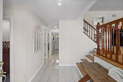 219 W Appletree Lane, Arlington Heights, IL 60004 - Photo 5