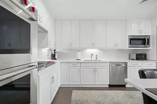 55 E Erie St, Chicago, IL 60611 - Photo 7