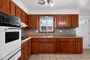 9132 Meade Ave, Oak Lawn, IL 60453 - Photo 7