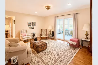 136 E Kimball Avenue, Woodstock, IL 60098 - Photo 9