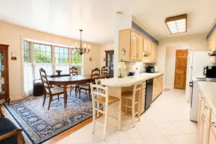 136 E Kimball Ave, Woodstock, IL 60098 - Photo 7