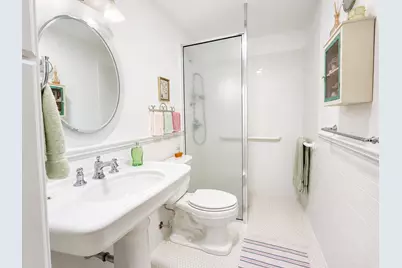 136 E Kimball Avenue, Woodstock, IL 60098 - Photo 13