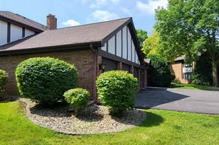 5843 Doe Cir, Westmont, IL 60559 - Photo 3
