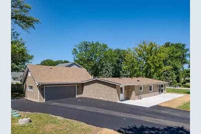 1823 E Park Place, Arlington Heights, IL 60004 - Photo 1