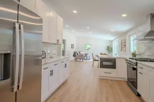 1823 E Park Pl, Arlington Heights, IL 60004 - Photo 3