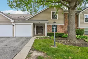 97 Burr Oak Ln, Schaumburg, IL 60193 - Photo 1