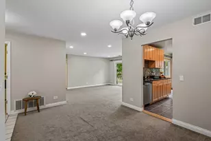 97 Burr Oak Ln, Schaumburg, IL 60193 - Photo 5