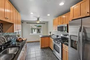 97 Burr Oak Ln, Schaumburg, IL 60193 - Photo 9