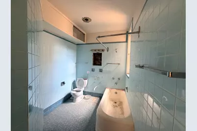 6751 S Chappel Avenue, Chicago, IL 60649 - Photo 33
