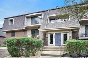 124 E Bailey Rd, Naperville, IL 60565 - Photo 1