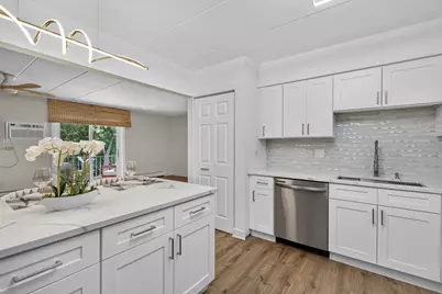 124 E Bailey Road #E, Naperville, IL 60565 - Photo 11