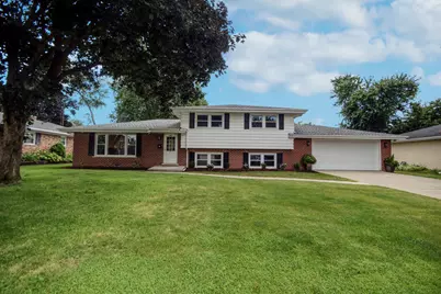 614 N Homestead Place, Joliet, IL 60435 - Photo 1