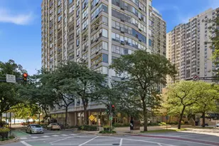5757 N Sheridan Rd, Chicago, IL 60660 - Photo 1