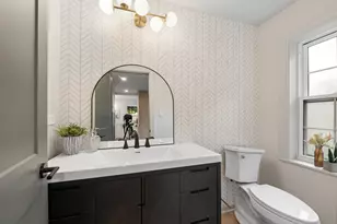 1708 N 73rd Ct, Elmwood Park, IL 60707 - Photo 15