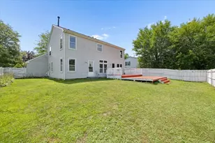 140 N Fiore Pkwy, Vernon Hills, IL 60061 - Photo 25