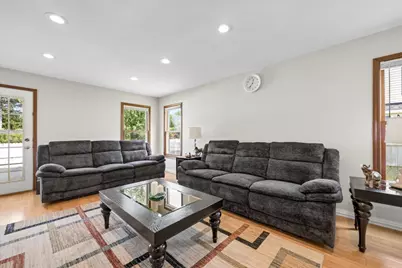 140 N Fiore Parkway, Vernon Hills, IL 60061 - Photo 11