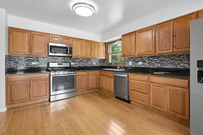 140 N Fiore Parkway, Vernon Hills, IL 60061 - Photo 5