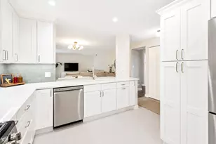 6959 N Ridge Blvd, Chicago, IL 60645 - Photo 19