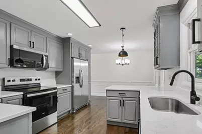 701 Love Street, Elk Grove Village, IL 60007 - Photo 11