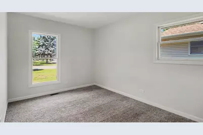 701 Love Street, Elk Grove Village, IL 60007 - Photo 15