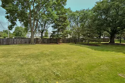 248 Willow Parkway, Buffalo Grove, IL 60089 - Photo 15