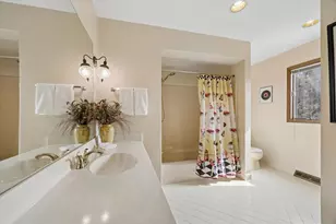 6001 Sedgley Ct, Burr Ridge, IL 60527 - Photo 23