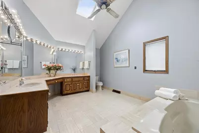 6001 Sedgley Court, Burr Ridge, IL 60527 - Photo 17