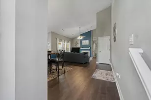3774 Thornhill Cir, Champaign, IL 61822 - Photo 9