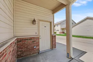 3774 Thornhill Cir, Champaign, IL 61822 - Photo 7
