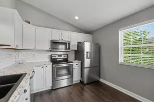 3774 Thornhill Cir, Champaign, IL 61822 - Photo 17