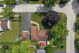 1041 Longmeadow Dr, Glenview, IL 60025 - Photo 25