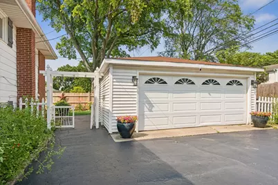 1041 Longmeadow Drive, Glenview, IL 60025 - Photo 23