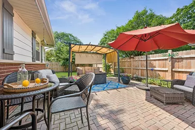 1041 Longmeadow Drive, Glenview, IL 60025 - Photo 19