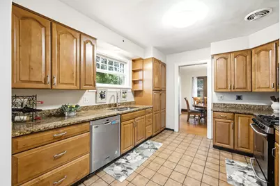 186 N Du Bois Avenue, Elgin, IL 60123 - Photo 9