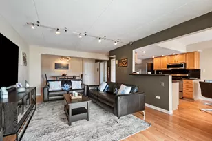 828 Graceland Ave, Des Plaines, IL 60016 - Photo 9