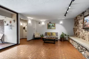 828 Graceland Ave, Des Plaines, IL 60016 - Photo 3