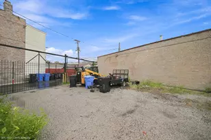 1332 N Harding Ave, Chicago, IL 60651 - Photo 21
