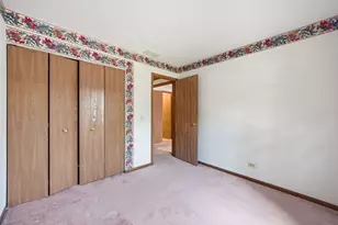 864 N Shady Oaks Dr, Elgin, IL 60120 - Photo 15