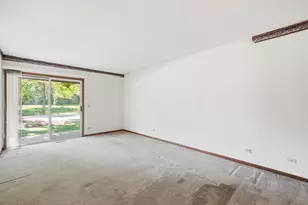 864 N Shady Oaks Dr, Elgin, IL 60120 - Photo 11