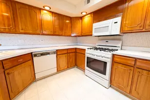 10916 Kingston St, Westchester, IL 60154 - Photo 7