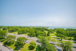 4170 N Marine Dr, Chicago, IL 60613 - Photo 5
