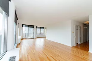 4170 N Marine Dr, Chicago, IL 60613 - Photo 3