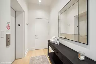747 N Clark St, Chicago, IL 60654 - Photo 15