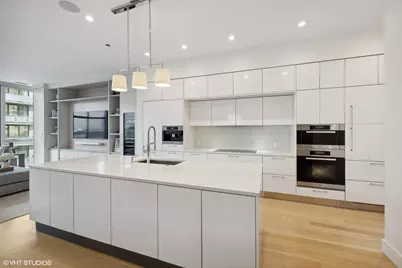 747 N Clark Street #401, Chicago, IL 60654 - Photo 3