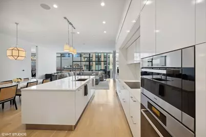 747 N Clark Street #401, Chicago, IL 60654 - Photo 5