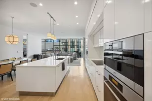 747 N Clark St, Chicago, IL 60654 - Photo 5