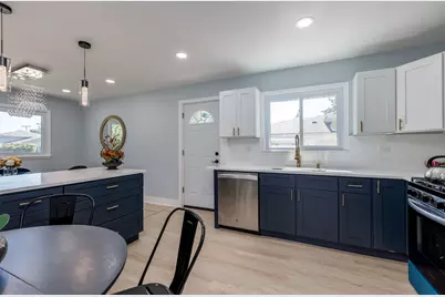 7600 Lowell Avenue, Skokie, IL 60076 - Photo 11
