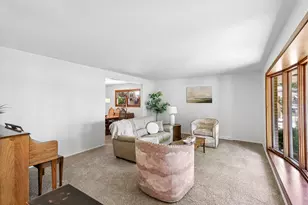 1706 N Aspen Dr, Mount Prospect, IL 60056 - Photo 3